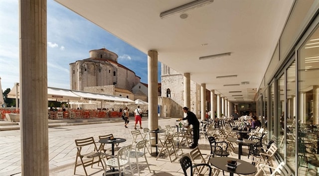 Jugendherberge und Café „Forum“, Zadar